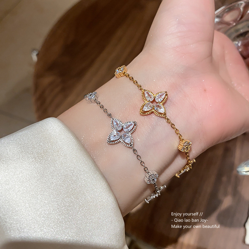 Gold Tone Delicate Clover Chain Bracelet With Graceful Engagement Jewelry And Party Wear Gift For Her High Quality And Exquisite Accessory