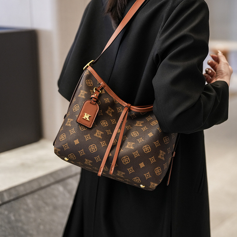 Free shipping designer High-End Color-Block Large Capacity Bag for Women 2025 New Vintage Print Tote Bag Shoulder Bag Crossbody Bag