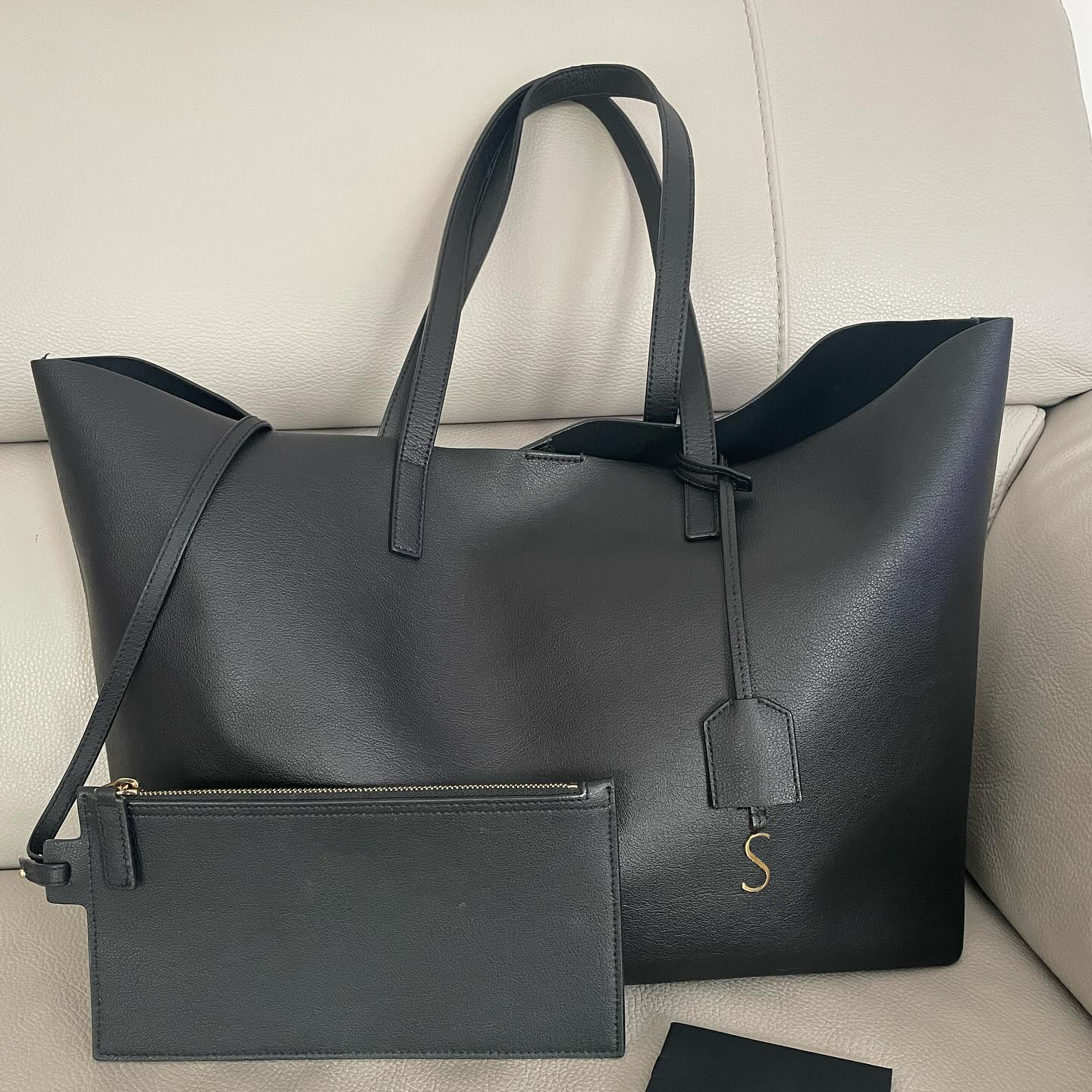 Luxurys Designers Hands Hands Handspir Emplut Tote Sacs Fashion Crossbody Shopper Sac Sac à main en cuir noir Pandle supérieur Handle Bottes de g