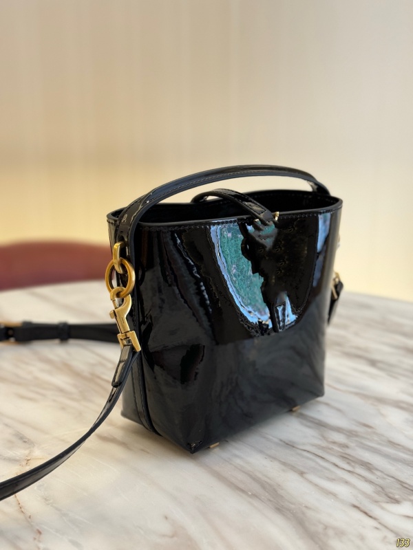 Designer bag hobo LE37 Drawstring Bucket Bags totes Underarm bag women Fashion shopping shoulder bag patent leather handbags Cosmetic Bag crossbody bag Basket bag