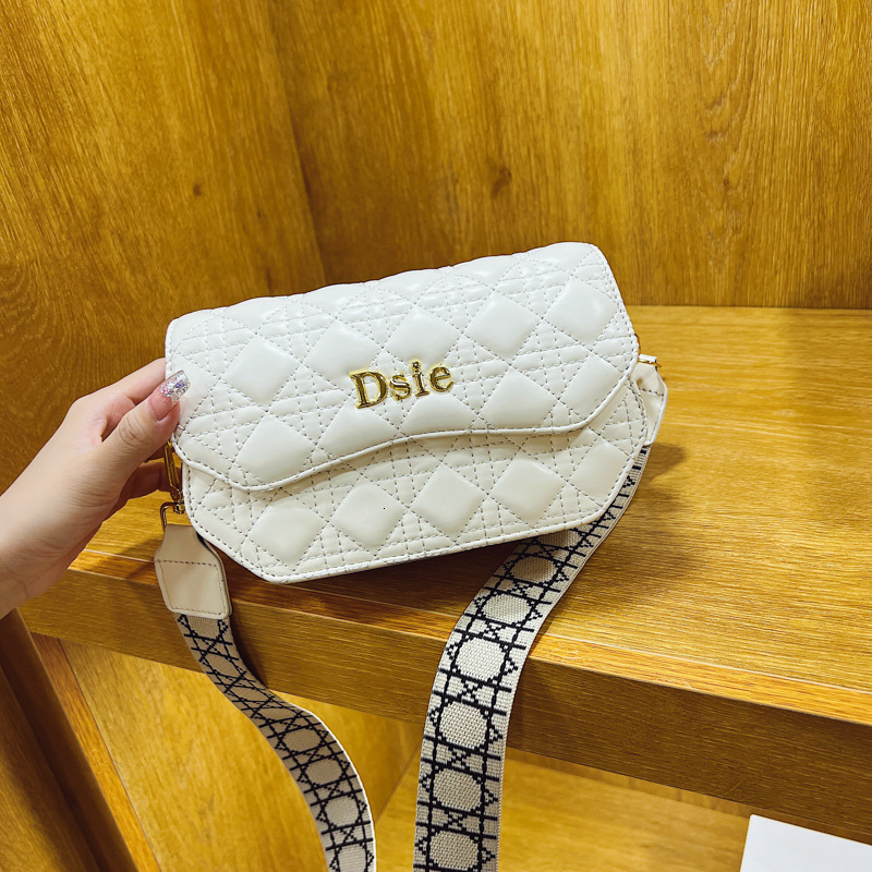 Free shipping designer High-End Fashion Trend Quilted Small Square Bag for Women 2025 New Wide Shoulder Strap Single Shoulder Bag Casual Crossbody Bag