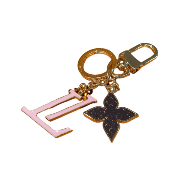 High quality Rose Red Metal flower Elegant Keychain French style Designer Keychains Fashion bags charm Chic pink Car key ring for Man Woman
