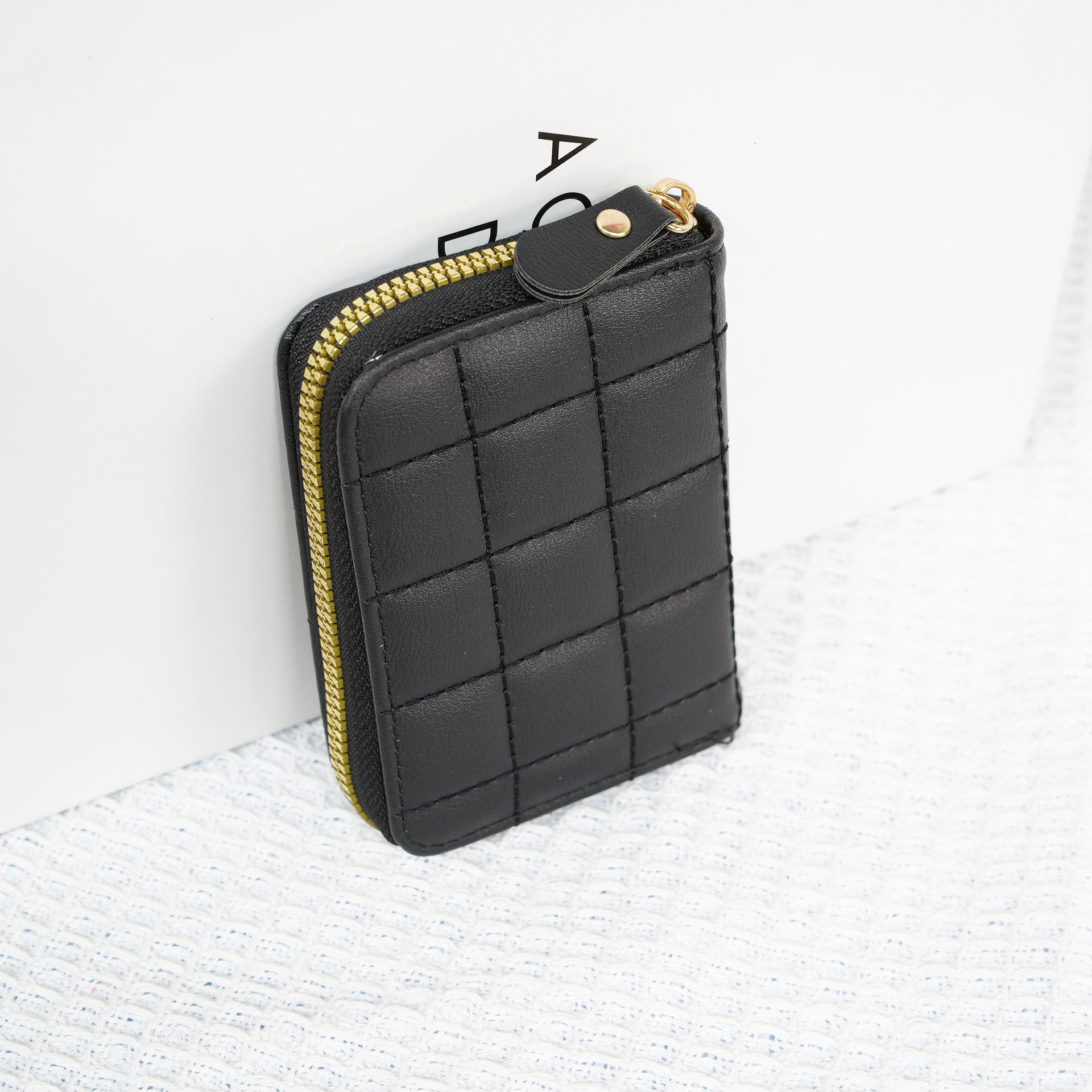 Designer Wallet Hot-selling Card Holder Plaid Multi-function Multi-card Slot Card Holder Compact Embroidered Style Luxury Bag Simple Mini Wallet Coin 