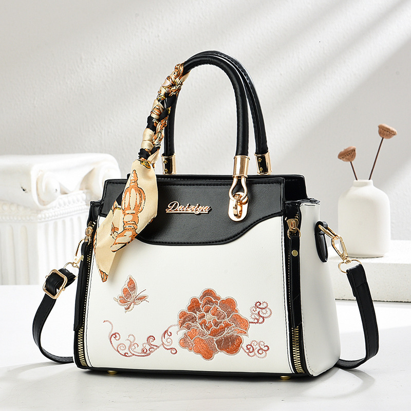 Free Shipping Designer Bag High-end Gift For New Chinese Style Embroidered Crossbody Bag For Mom Middle-aged Women Handbag New Summer Model