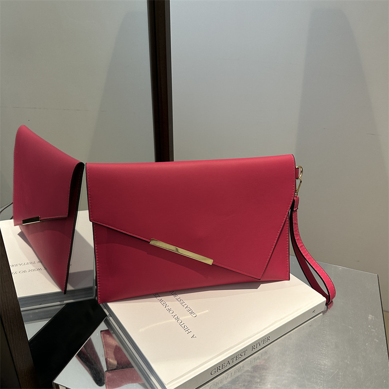 Designer Wallet Niche Design High-value Bag For Women 2024 Luxury Bag Versatile Stylish Crossbody Iron Clutch Fashion Envelope Bag Small Square Bag