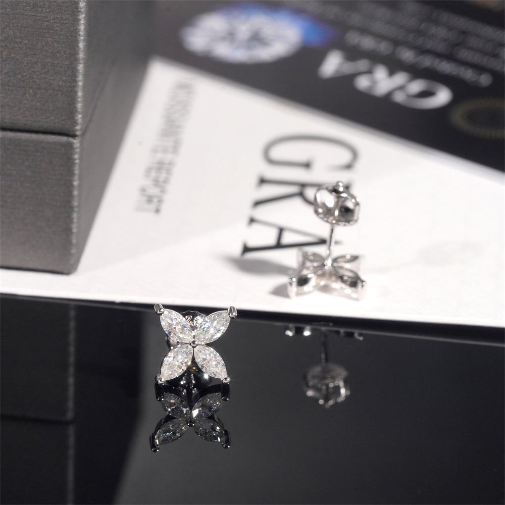 High Quality Fine Jewelry Moissanite Diamond Stud Earrings Women 925 Sterling Silver Flower Moissanite Earring Party Gift