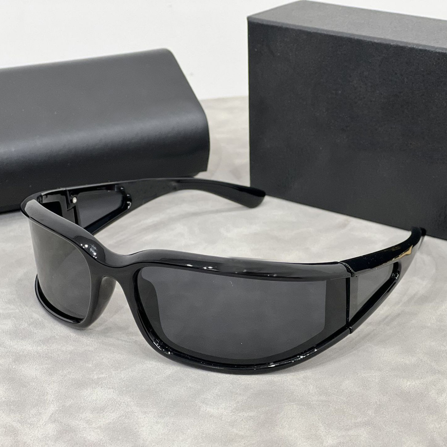 Unisex Designer Sunglasses Luxury Sunglasses Oversized Top Quality Vintage Minimalist Streetwear Outdoor Vacation Wear