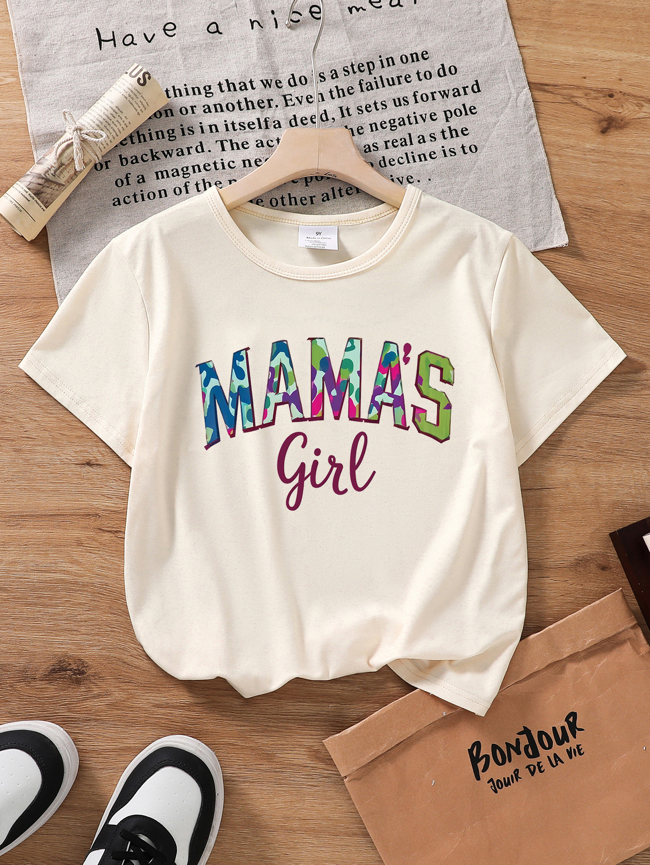 Fashion Womens Cotton Tee for Hot Weather Light & Airy Round Collar Design Girls' summer T-shirts are light, breathable and fashionable T-shirt p