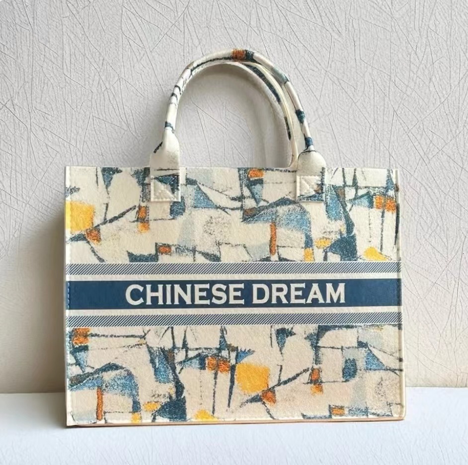 Designer bags and Luxury bag National Style Oil Painting Felt Tote Bag 2025 New Handbag for Women High-end Large Capacity Printed Commuter Shopping Ba