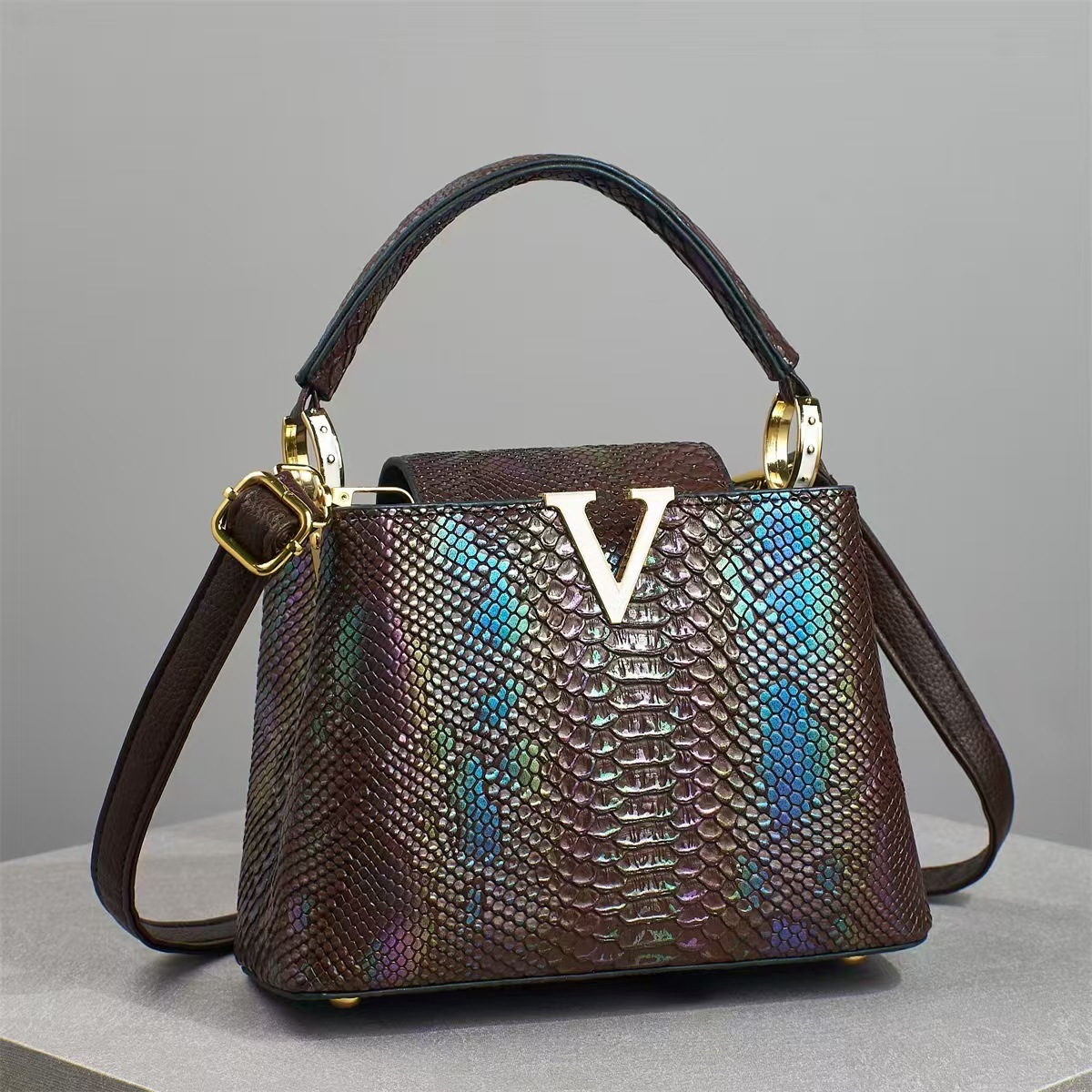 New Designer Bag 2025 Bag Colorful Snake Pattern Handbag Textured Shoulder Crossbody Bag Hot Luxury bag Selling Baga