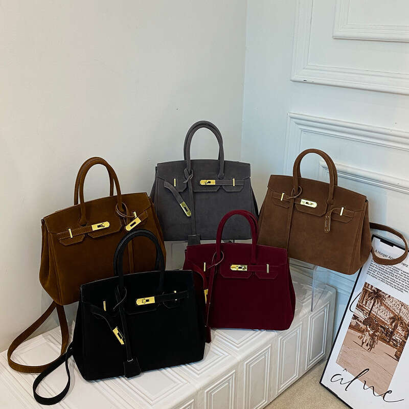 Light Luxury Handbag For Women 2024 New Autumn Winter Large Capacity Commuter Shoulder Crossbody Bag