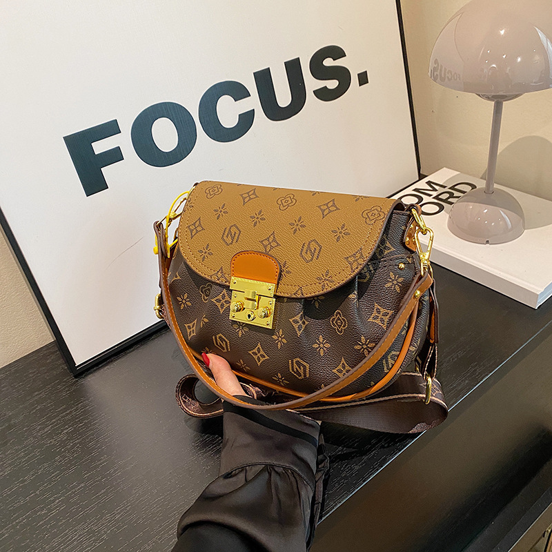 Free shipping designer High-End Fashion Bag for Women 2025 New Vintage Print Casual Shoulder Bag Versatile Light Luxury Crossbody Bag Trendy