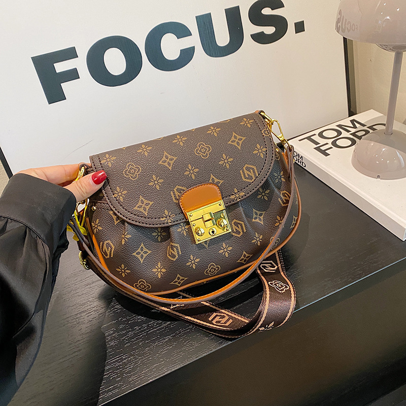 Free shipping designer High-End Fashion Bag for Women 2025 New Vintage Print Casual Shoulder Bag Versatile Light Luxury Crossbody Bag Trendy