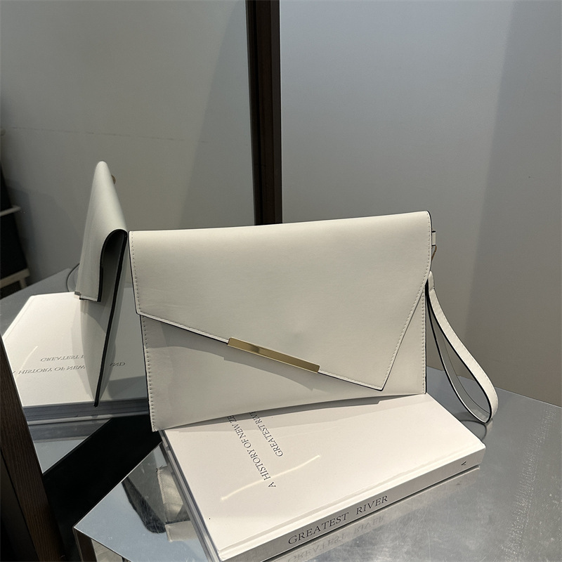 Designer Wallet Niche Design High-value Bag For Women 2024 Luxury Bag Versatile Stylish Crossbody Iron Clutch Fashion Envelope Bag Small Square Bag