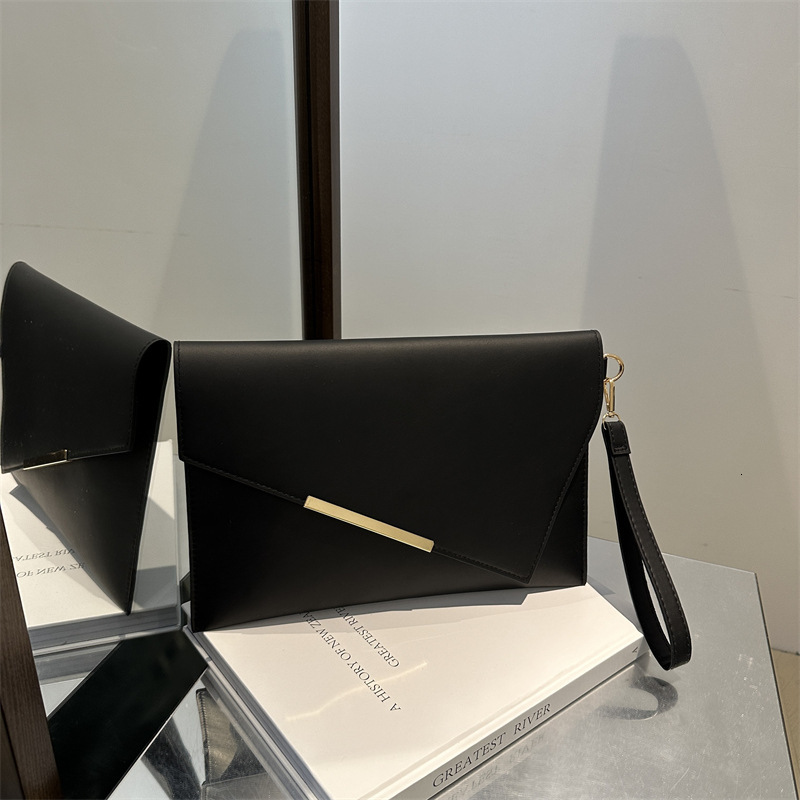 Designer Wallet Niche Design High-value Bag For Women 2024 Luxury Bag Versatile Stylish Crossbody Iron Clutch Fashion Envelope Bag Small Square Bag