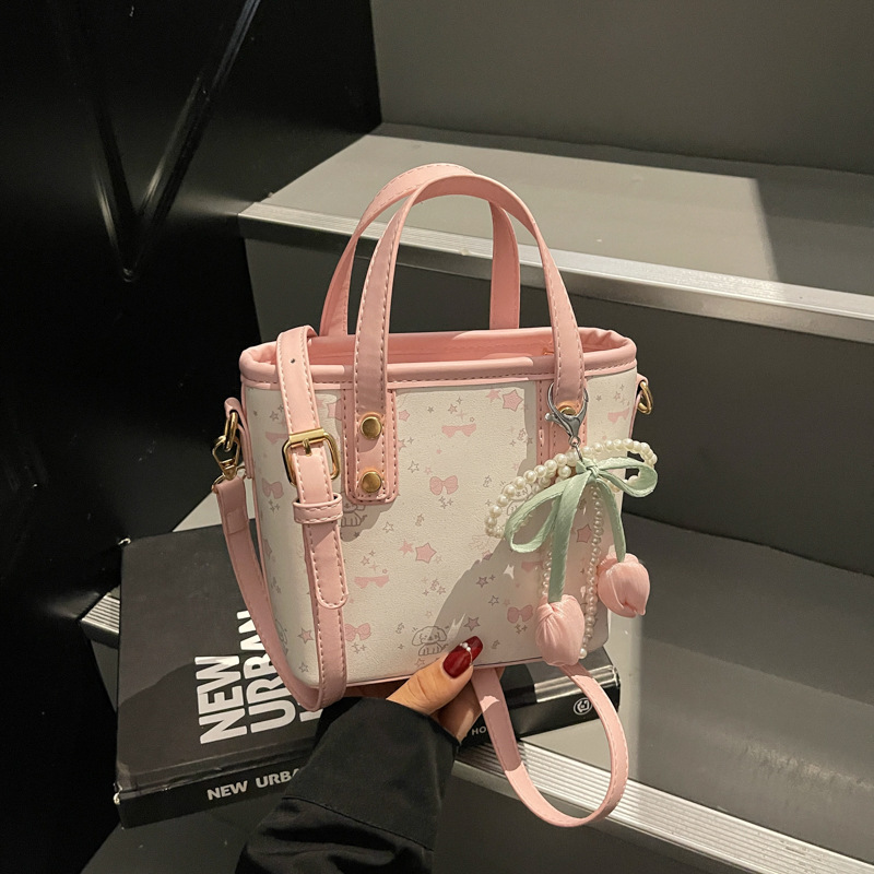 Designer Bag Luxury Bag Free Shoulder Bag Shipping Designer Bags Summer Bread Dog Cloud Roaming Female Commuter Fashion Handheld Shoulder Yellow