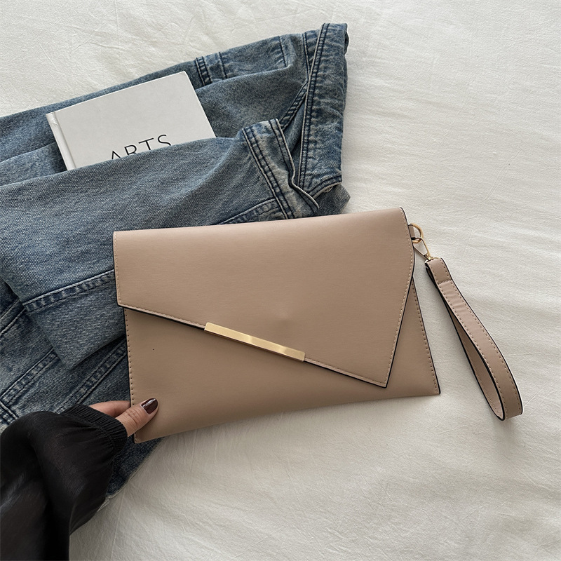Designer Wallet Niche Design High-value Bag For Women 2024 Luxury Bag Versatile Stylish Crossbody Iron Clutch Fashion Envelope Bag Small Square Bag