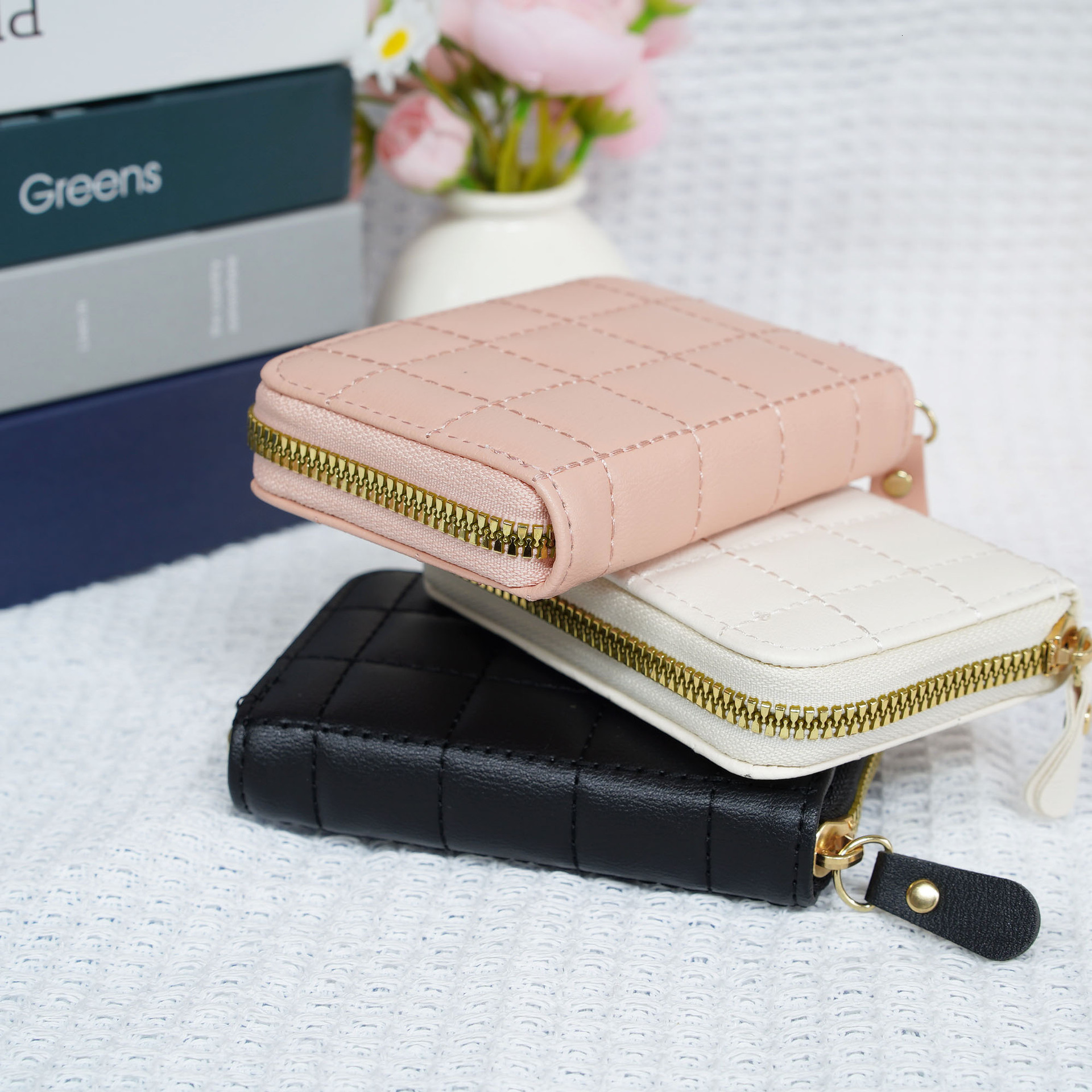Designer Wallet Hot-selling Card Holder Plaid Multi-function Multi-card Slot Card Holder Compact Embroidered Style Luxury Bag Simple Mini Wallet Coin 
