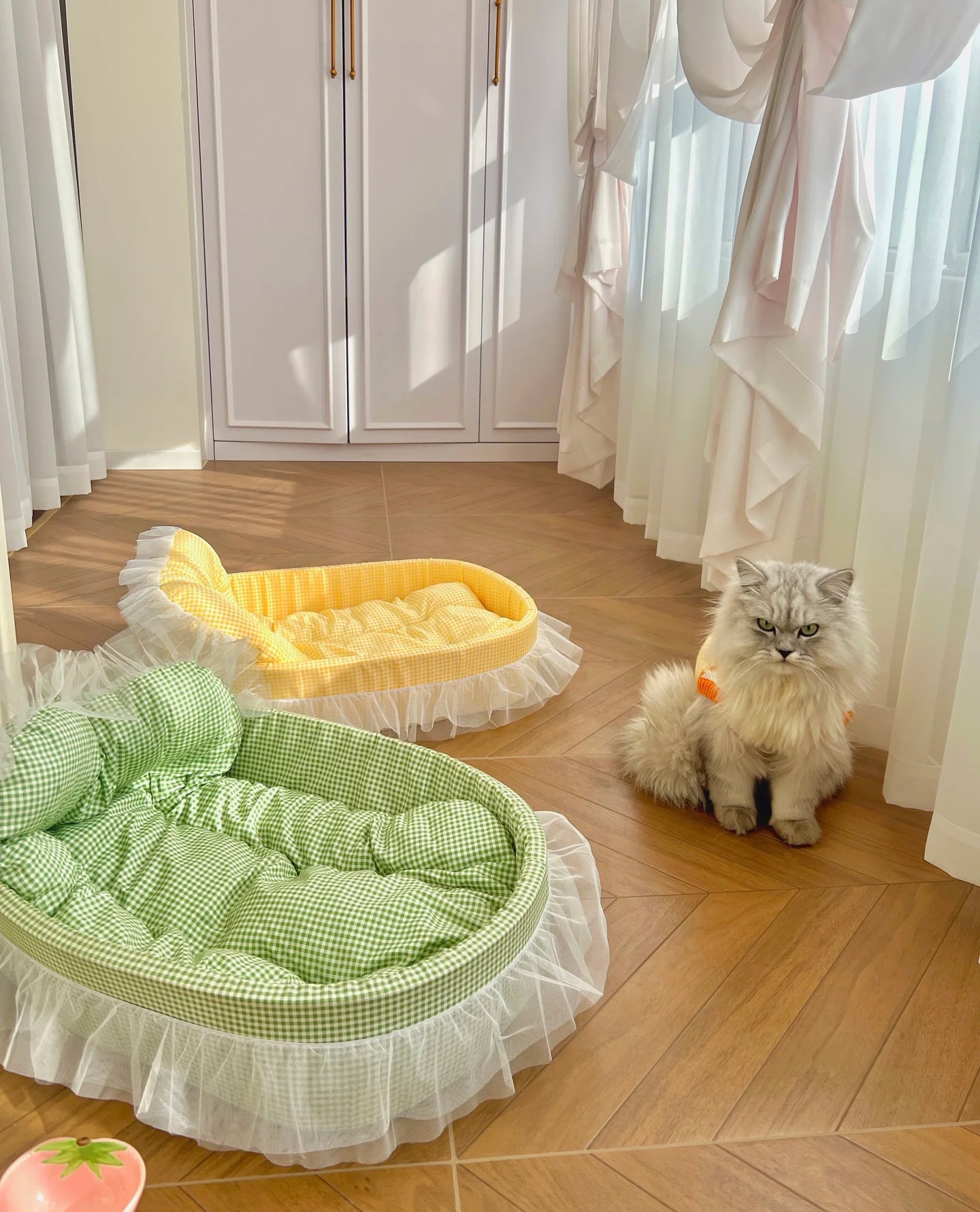 Stylish Cat Cafe Furniture - Pet-Safe & Durable Couches