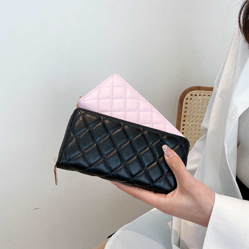 Designer Wallet 2025 New Women's Wallet European And American Fashion Quilted Embroidery Medium Long Evening Clutch PU Wallet Luxury Bag Coin Pur