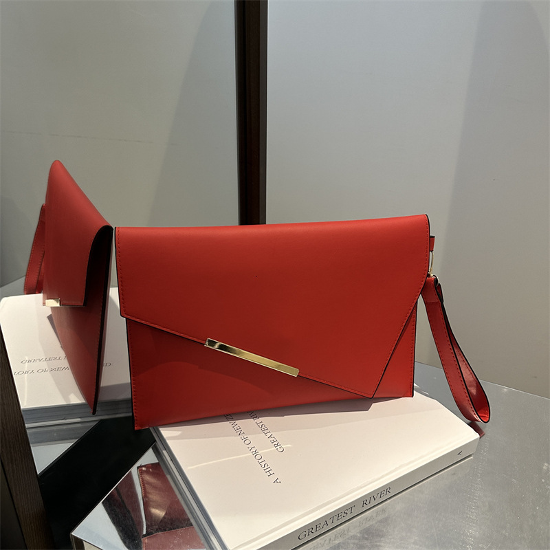 Designer Wallet Niche Design High-value Bag For Women 2024 Luxury Bag Versatile Stylish Crossbody Iron Clutch Fashion Envelope Bag Small Square Bag