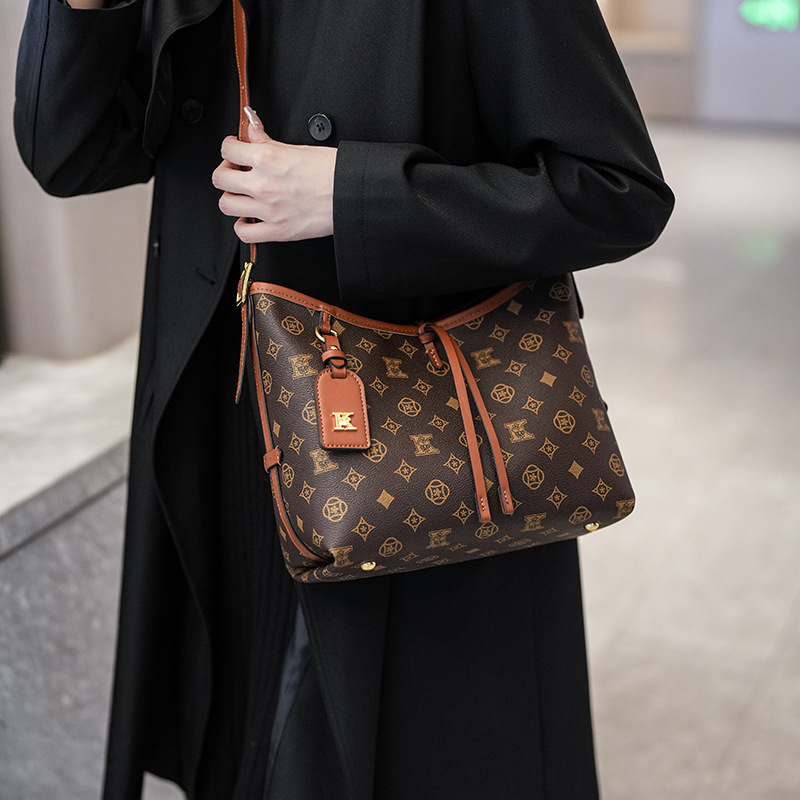 Free shipping designer High-End Color-Block Large Capacity Bag for Women 2025 New Vintage Print Tote Bag Shoulder Bag Crossbody Bag