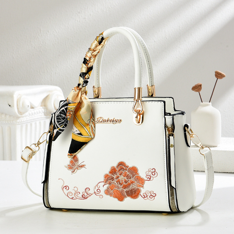 Free Shipping Designer Bag High-end Gift For New Chinese Style Embroidered Crossbody Bag For Mom Middle-aged Women Handbag New Summer Model