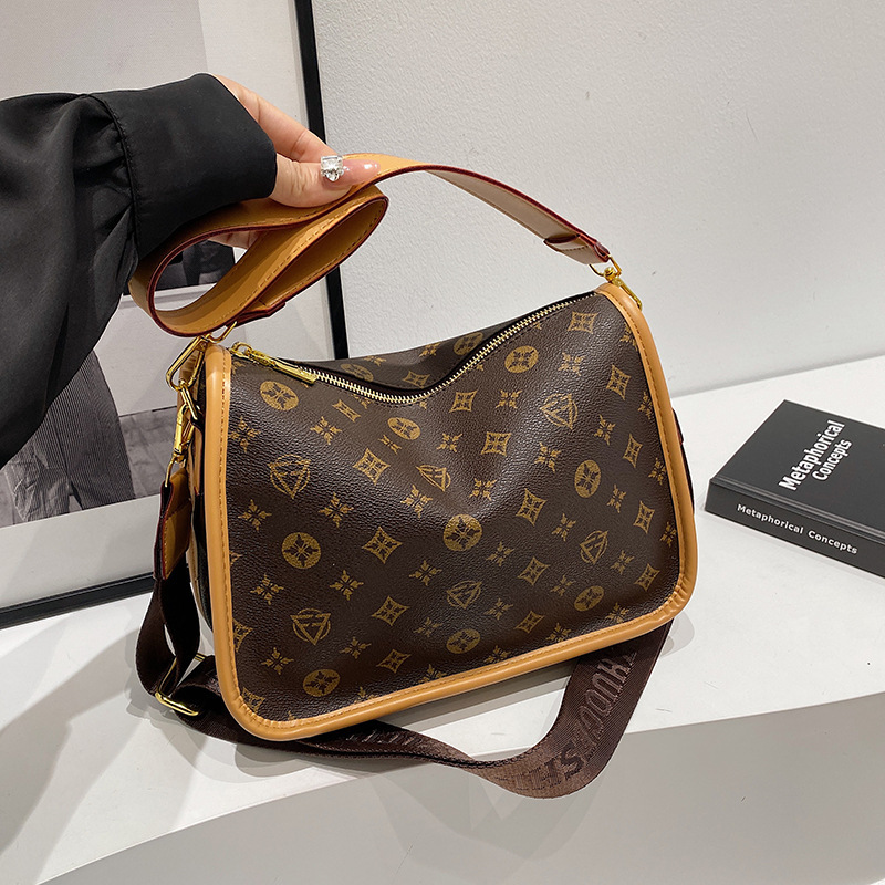 Free shipping designer High-End Large Capacity Bag for Women 2025 New Vintage Print Pillow Bag Commuter Women Shoulder Bag Crossbody Bag