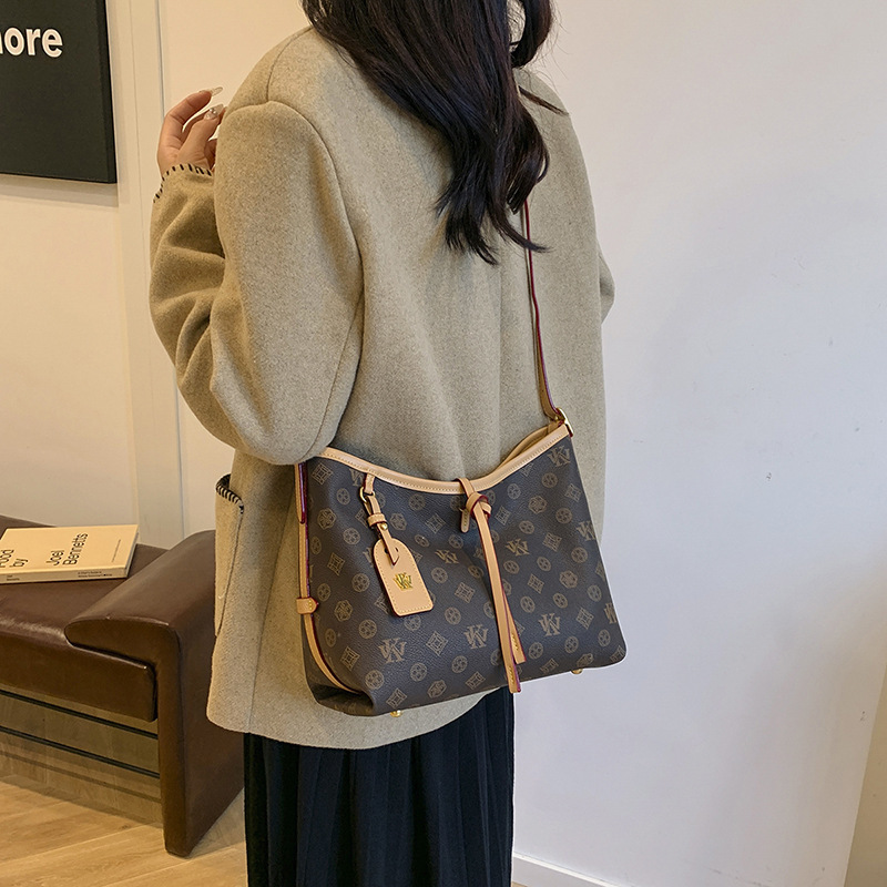 Free shipping designer High-End Large Capacity Bag for Women 2025 New Vintage Underarm Tote Bag Versatile Women Shoulder Bag Crossbody Bag