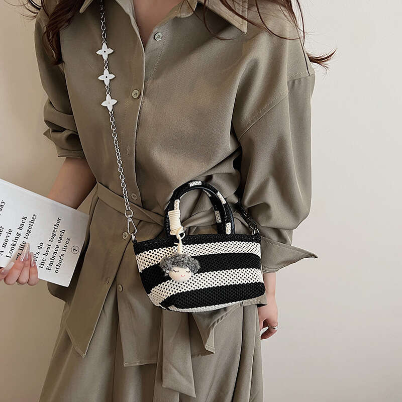 This Year's Trend Super Popular Striped Bucket For Women 2025 Summer New High-End Color-Blocking Chain Shoulder Crossbody Bag