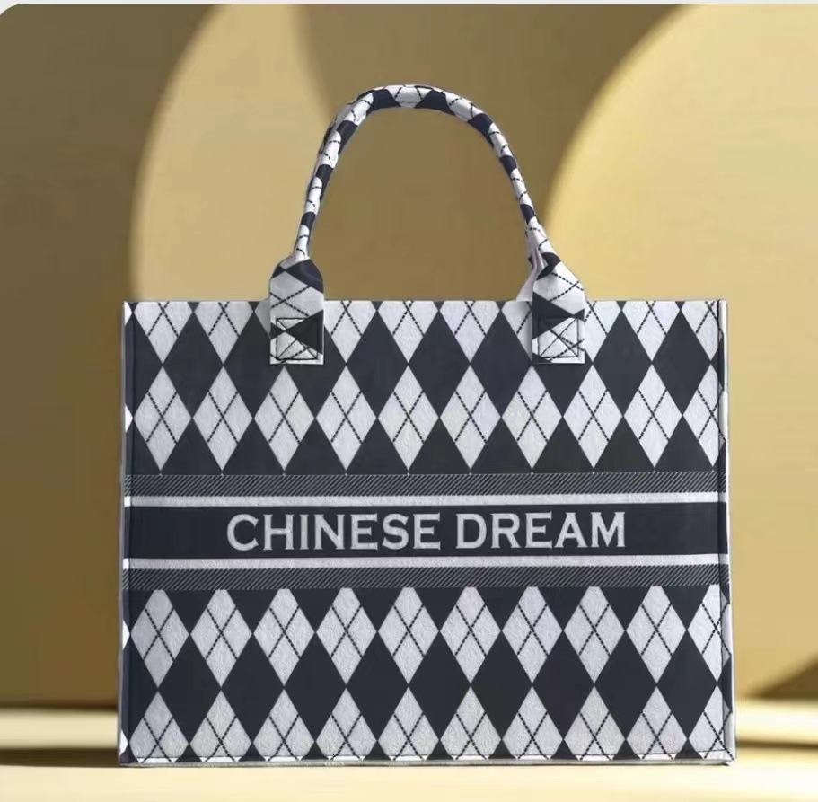 Designer bags and Luxury bag National Style Oil Painting Felt Tote Bag 2025 New Handbag for Women High-end Large Capacity Printed Commuter Shopping Ba