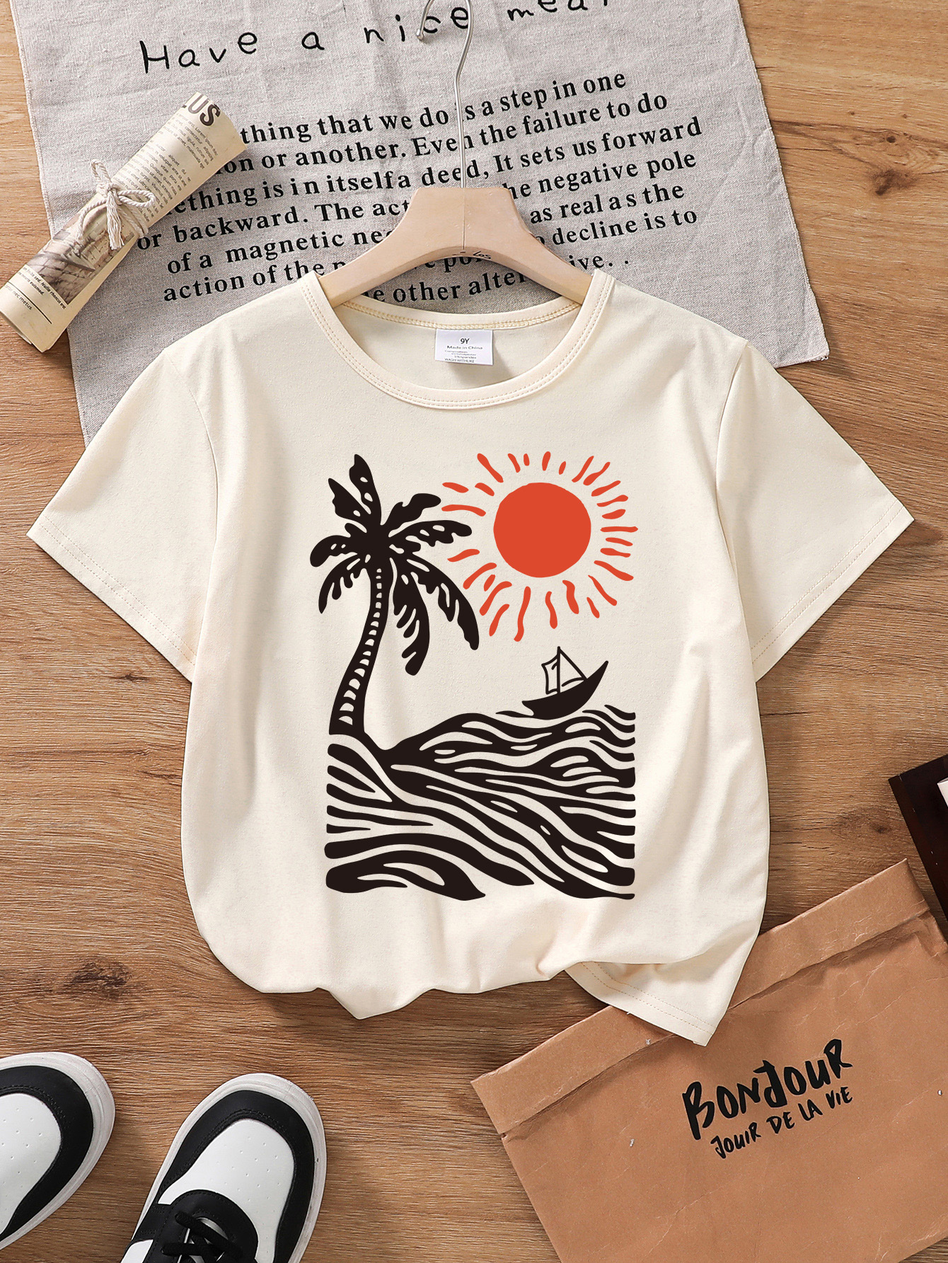 Fashion Womens Cotton Tee for Hot Weather Light & Airy Round Collar Design Girls' summer T-shirts are light, breathable and fashionable T-shirt p