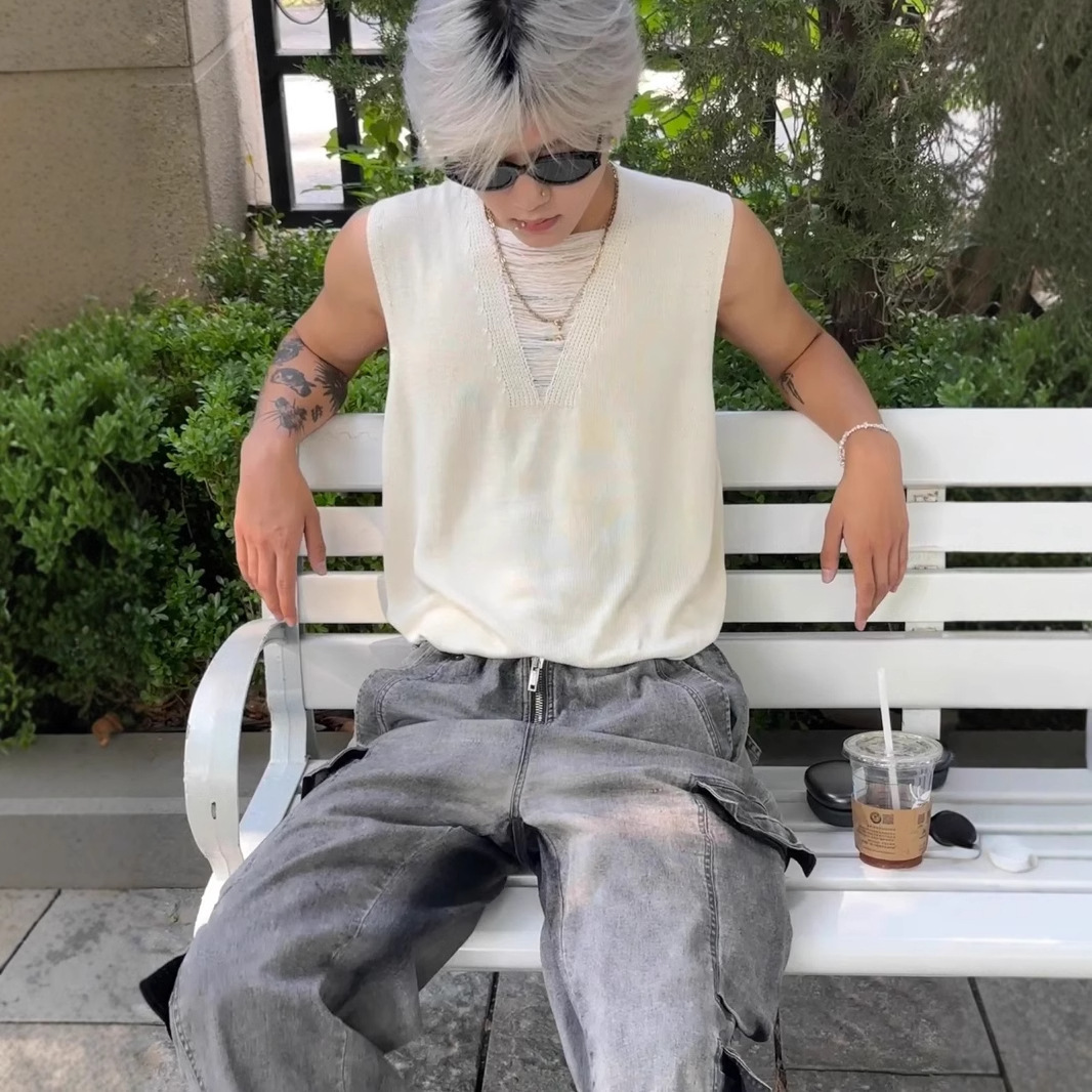 Lazy Thin Niche Hollow V-neck Design Sleeveless Knitted Vest For Men Designer Short Sleeves Loose American Retro Pullover Top