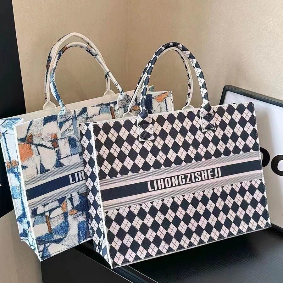 Designer bags and Luxury bag National Style Oil Painting Felt Tote Bag 2025 New Handbag for Women High-end Large Capacity Printed Commuter Shopping Ba