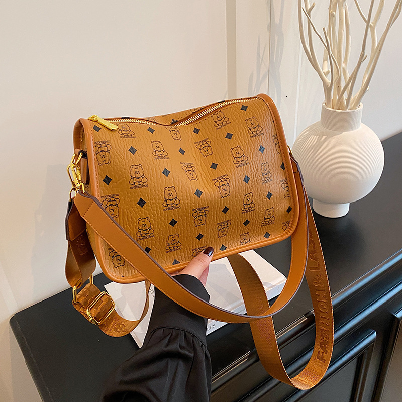 Free shipping designer High-End Wide Strap Pillow Bag Women Bag 2025 New Vintage Print Large Capacity Bag Single Shoulder Bag Crossbody Bag Women Bag