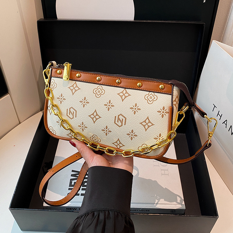 Free shipping designer High-End Bag for Women 2025 New Vintage Small Square Bag Versatile Casual Chain Shoulder Bag Crossbody Bag for Women