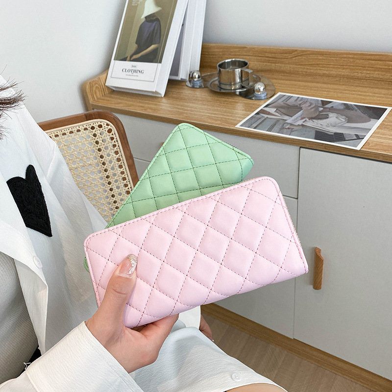 Designer Wallet 2025 New Women's Wallet European And American Fashion Quilted Embroidery Medium Long Evening Clutch PU Wallet Luxury Bag Coin Pur