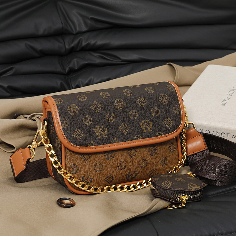 Free shipping designer High-End Fashion Wide Strap Small Square Bag for Women 2025 New Vintage Print Shoulder Bag Casual Crossbody Bag for Women