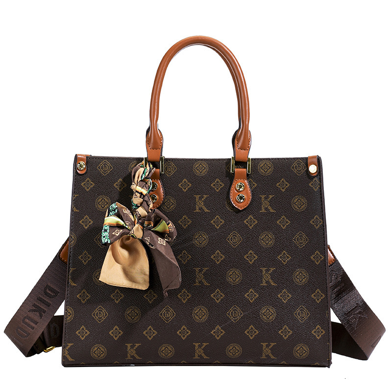 Free shipping designer High-End Fashion Handbag Tote Bag Women Bag 2025 New Large Capacity Bag Retro Commuter Shoulder Bag Crossbody Bag