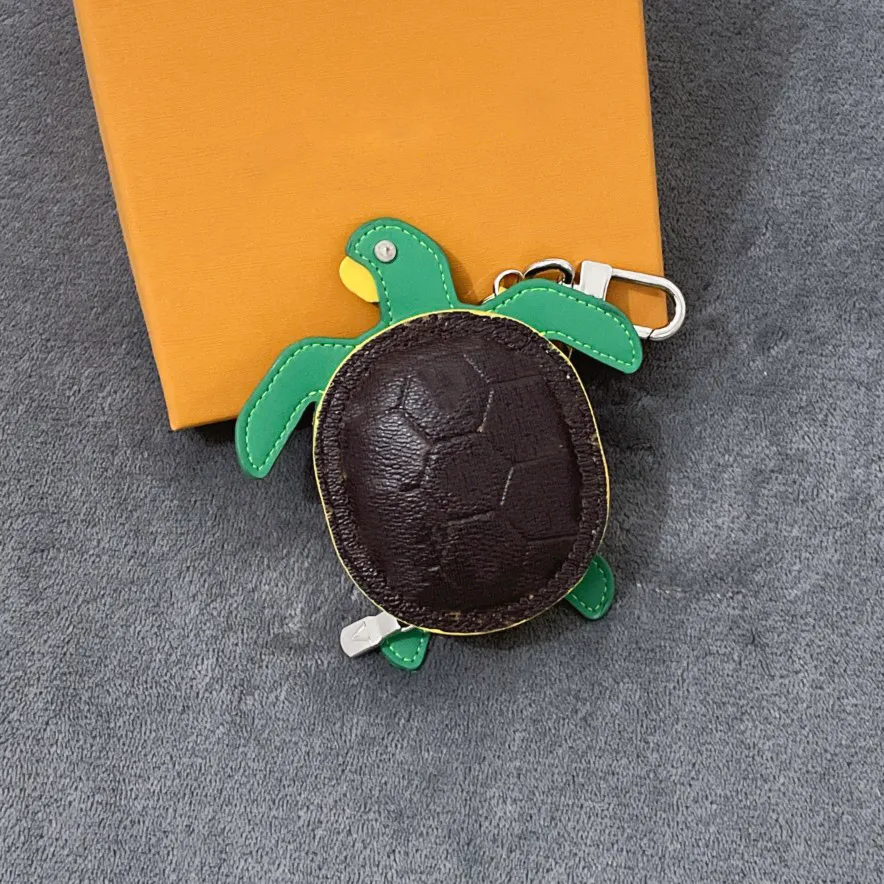 Animal Bag Charm Womens Designer Key Chains Presbyopia Flower Print Keychains Dog Tortoise Crab Model Keychain Ring Holder Gift Men Women Car Bag Pendant