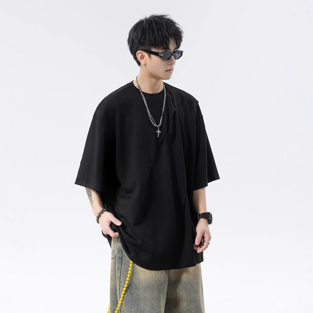 Asymmetrical Pleated Design Short Sleeve T-shirt For Men Designer Short Sleeves 2025 New Trendy Brand Summer Outfit Youth Round Neck Half Sleeve Tee S