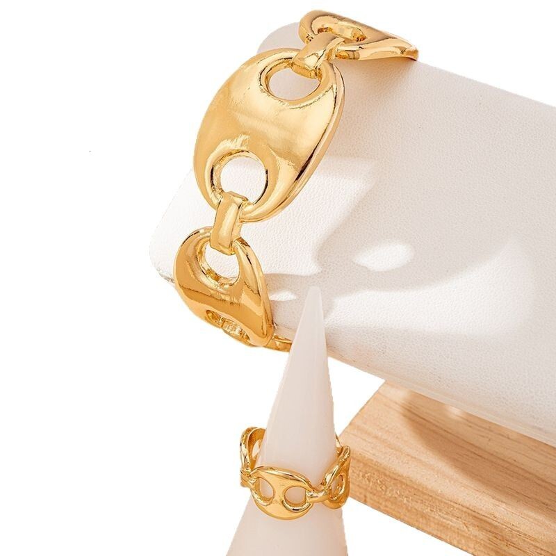 Fashion Minimalist Hollow Creative Design Open Solid Color Light Jewelry Bracelet Ring Set
