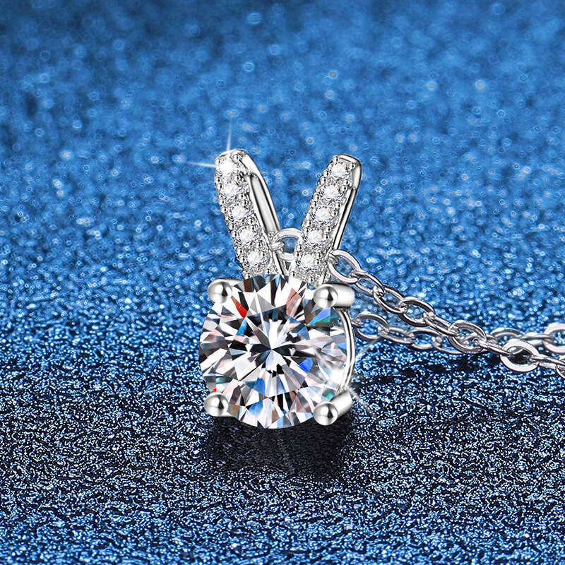 S925 Pure S925ier Four-Claw S925imple Rabbit Ear Pendant 1 caratS925 MoiS925S925anite Necklace 9e8