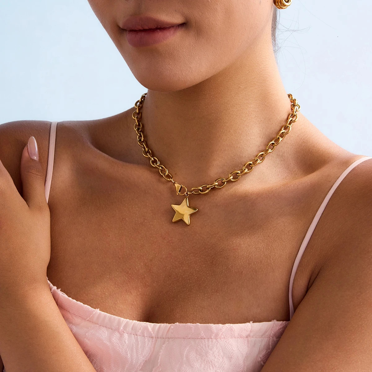 Youthway Minimalist Versatile 18K Gold Plated Stainless Steel Geometric Star Pendant Necklace Waterproof Women Jewelry Daily 250701