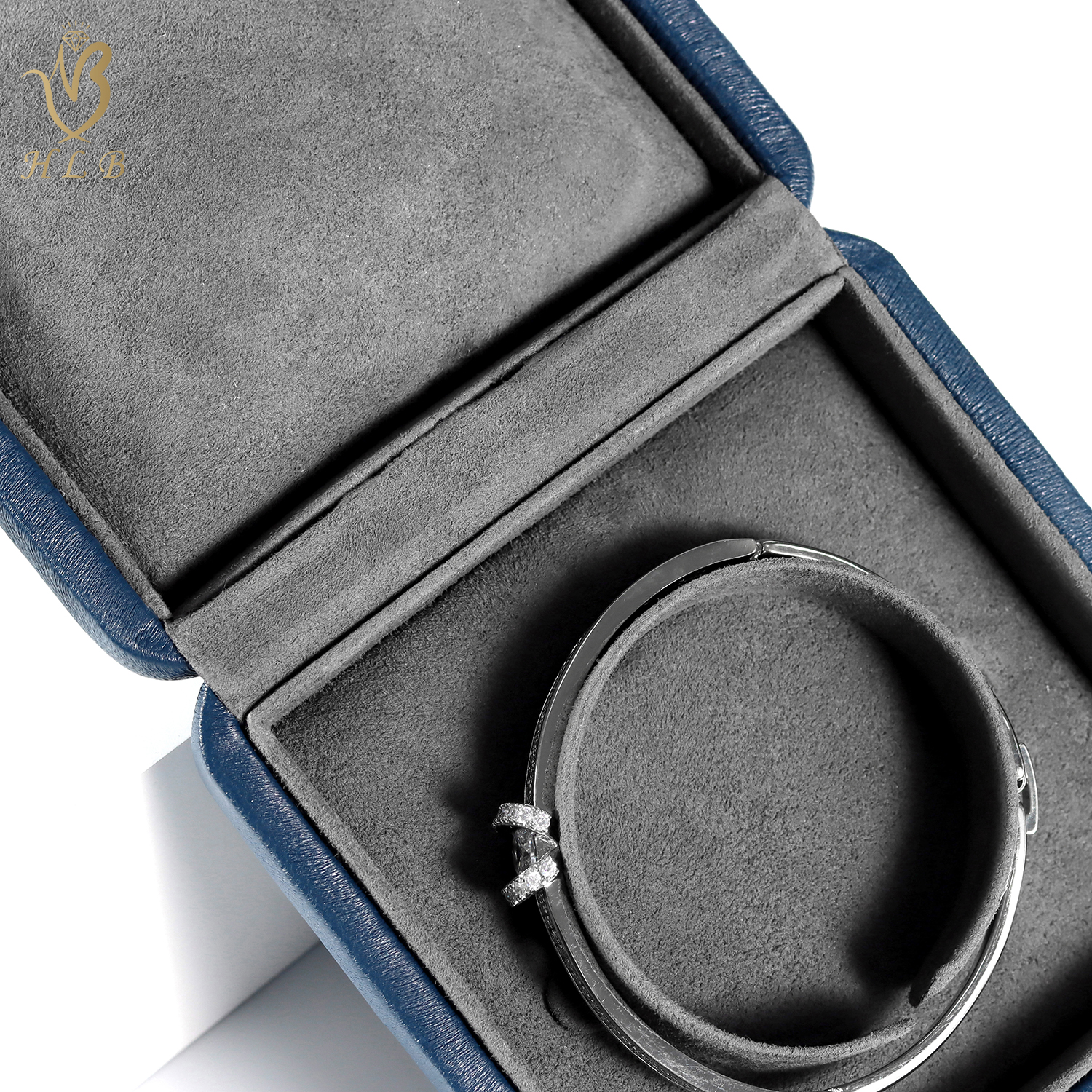 Elegant Handcrafted Sheepskin Jewelry Storage Case High-Quality Finish & Smooth Feel