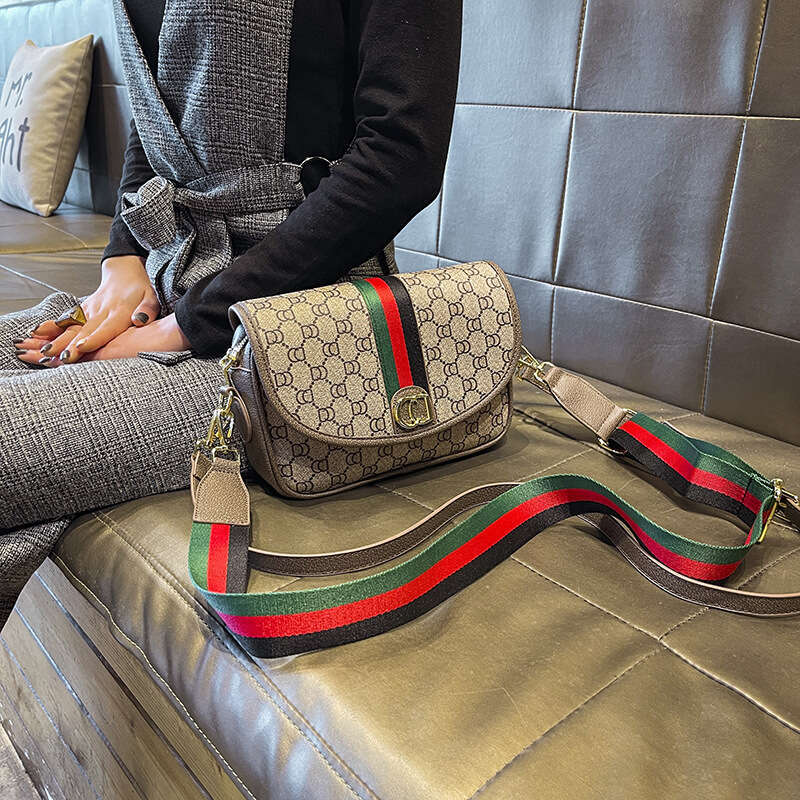 2025 New Classic Series Wide Strap Camera Women's Versatile Backpack Single Shoulder Crossbody Small Square Bag
