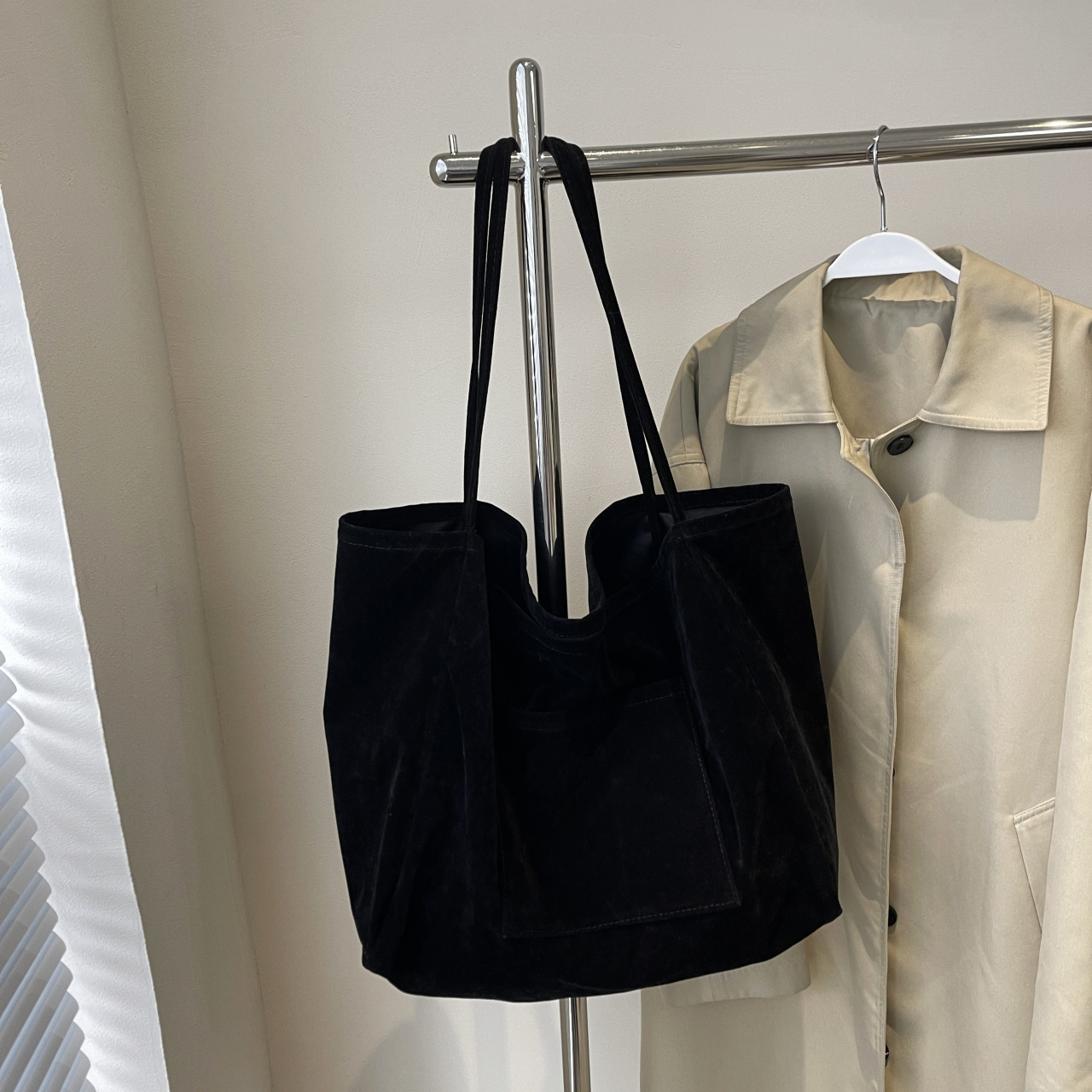 Vintage velvet tote bag large capacity commuting light leisure assorted shoulder bag