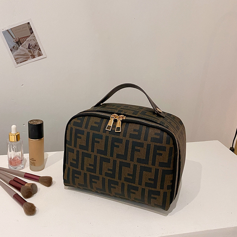 Free Shipping 2025 Large Capacity Letter Print Makeup Bag Portable Hand Carry Cosmetic Organizer Pouch Fashion Accessories