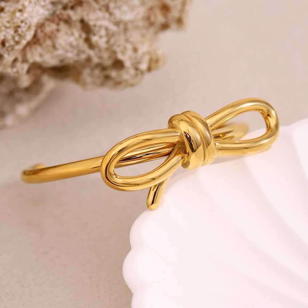 E.B.belle PVD Plated ic Style Bowknot Cuff Bracelet Stainless Steel Smooth Women Girl Fashion Jewelry Accessories Y250704