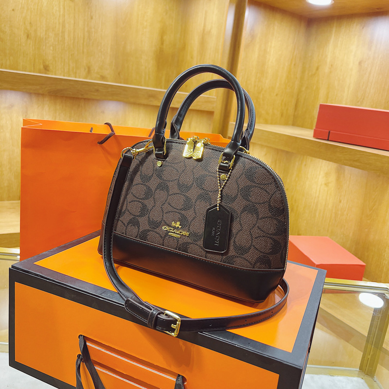 new free shipping designer Cross Body for woman fashion Casual tote handbag vintage outdoor classic shoulder bag